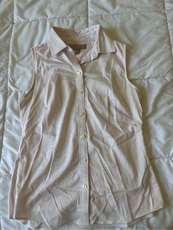 Banana Republic Tops - Banana Republic Light Pink Sleeveless Button-Down Shirt